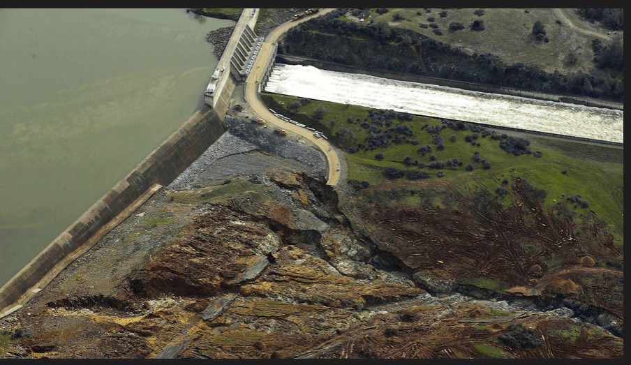 Emergency Spillway at Orowille Dam 2.13.2017 (image: Los Angeles Times