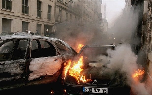 Burning-car Paris New YEAR 2017 credit- Getty Images