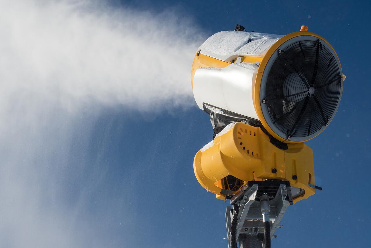 Snow cannon Antarctica Image 20Min.ch