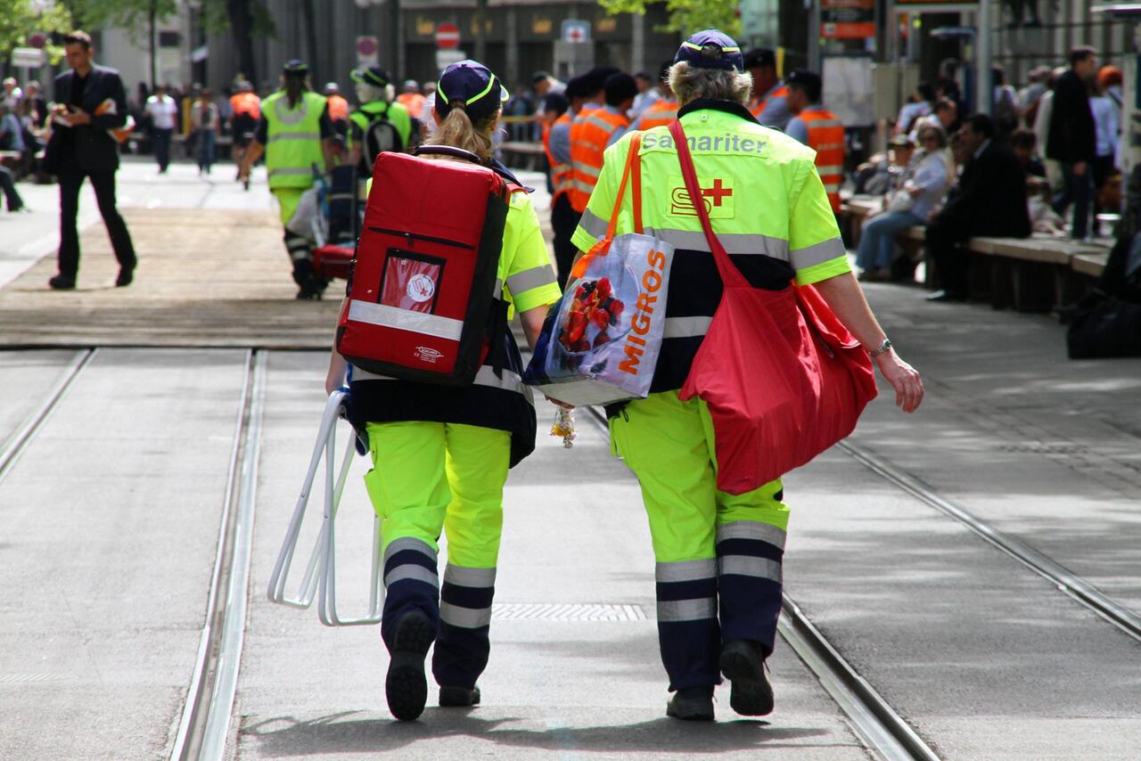bullet-proof west for paramedics Zurich image- 20min.ch