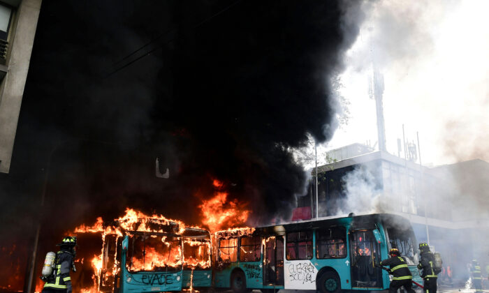 TOPSHOT-CHILE-TRANSPORT-METRO-PROTEST