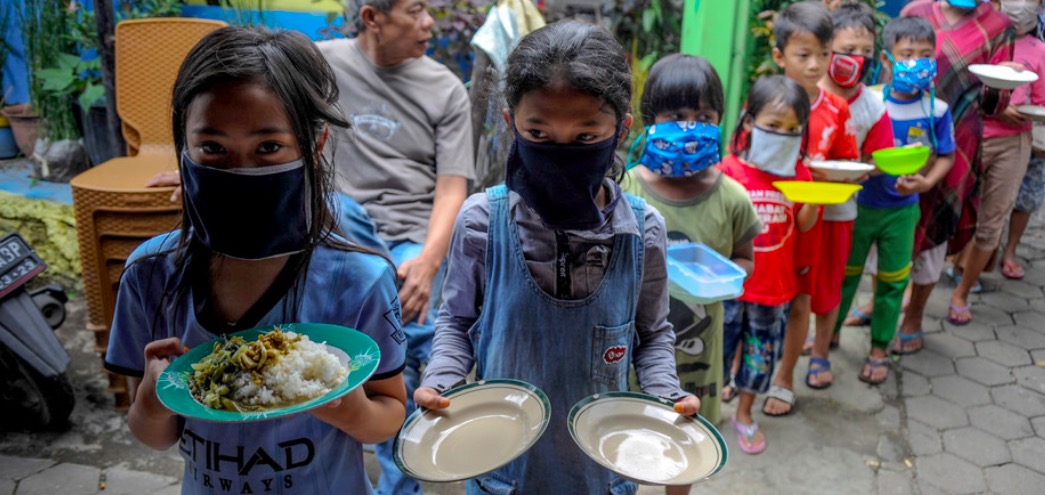 Corona lockdown starvation. Image: reuters